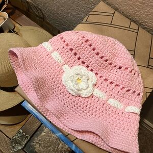 NWOT  CROCHET HAT